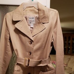 Tan Trench Coat 🧥